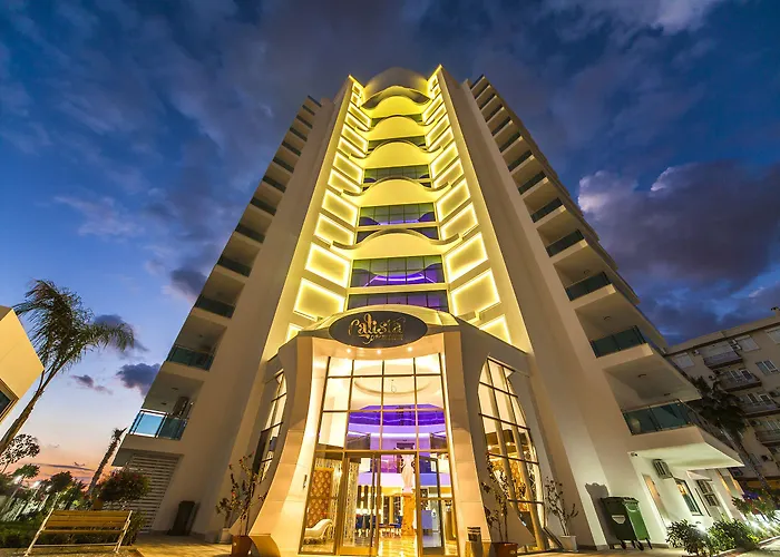 Calista, Empire, Seven Stars Otel